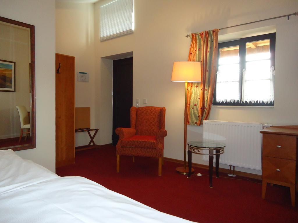 Hotel Und Restaurant Haus Sajons Plau am See Phòng bức ảnh